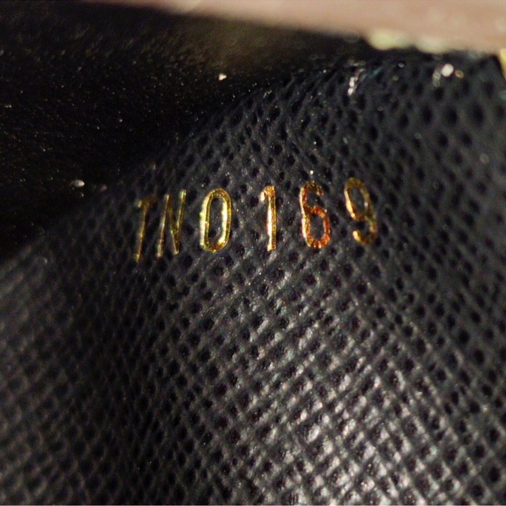 Louis Vuitton Epi Twist Wallet - Picture 9 of 11